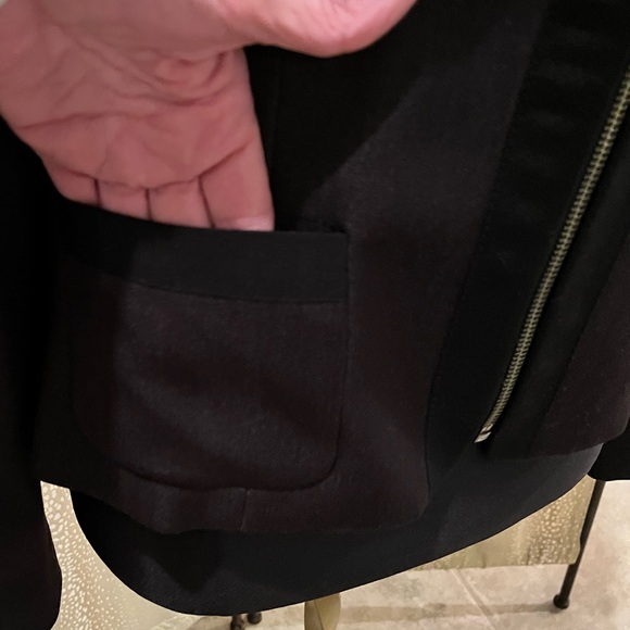 TAHARI Gorgeous Blazer - Picture 5 of 9